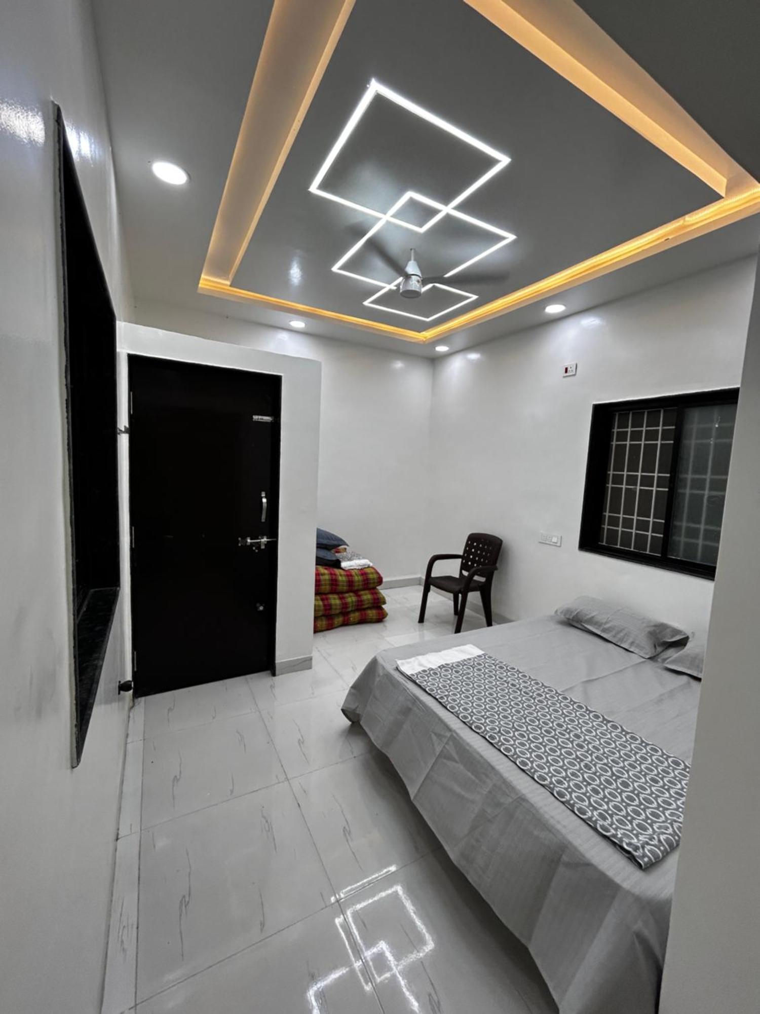 Vatavriksha Guest House,Akkalkot Akalkot Экстерьер фото