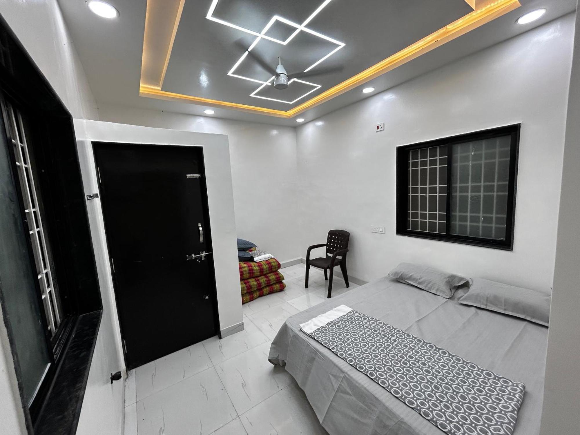 Vatavriksha Guest House,Akkalkot Akalkot Экстерьер фото