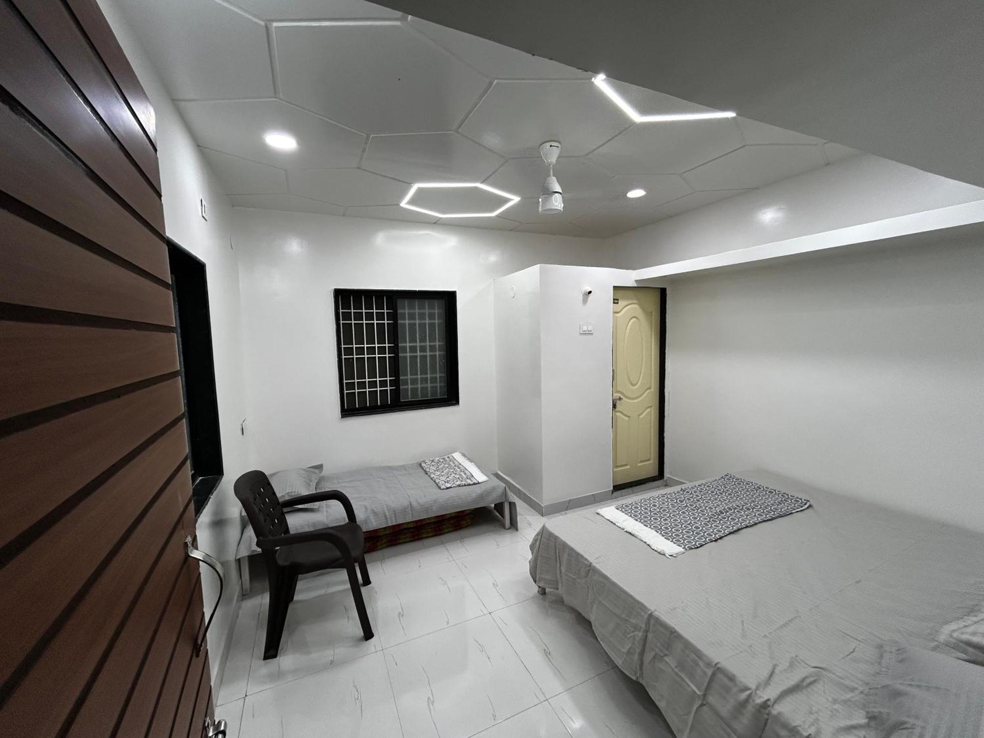 Vatavriksha Guest House,Akkalkot Akalkot Экстерьер фото