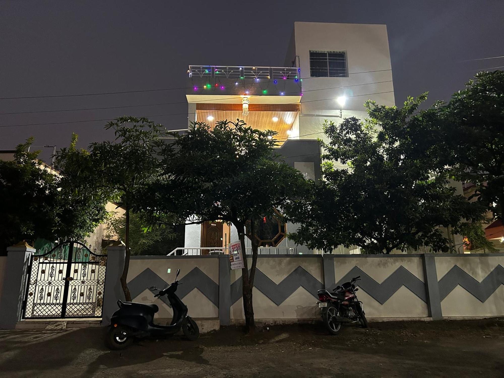 Vatavriksha Guest House,Akkalkot Akalkot Экстерьер фото